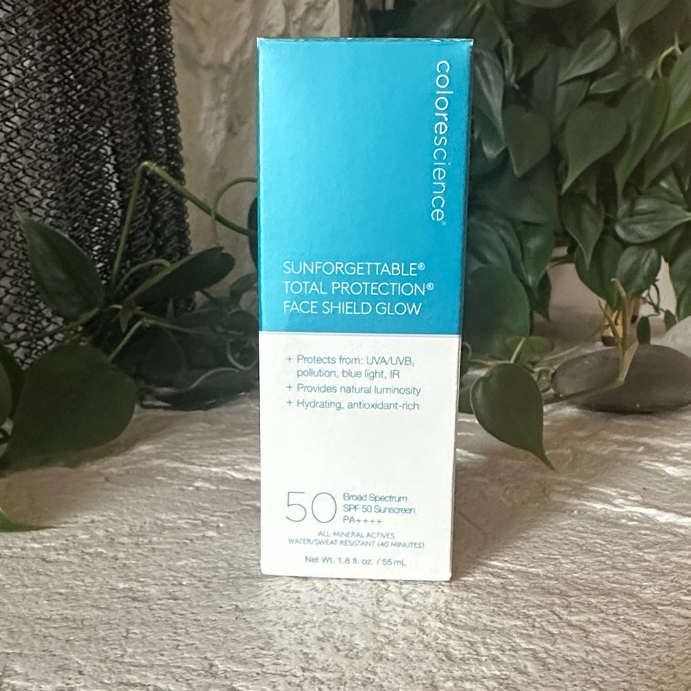 Sunforgettable Total Protection Face Shield Glow SPF 50 - Brand New in Box